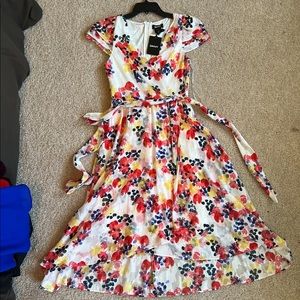 DKNY FLORAL DRESS SIZE 6